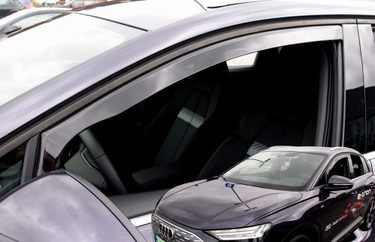 ΑΝΕΜΟΘΡΑΥΣΤΕΣ ΓΙΑ AUDI Q4 E-TRON 5D 2021+  ΑΥΤΟΚΙΝΗΤΟΥ ΑΠΟ ΕΥΚΑΜΠΤΟ ΦΙΜΕ ΠΛΑΣΤΙΚΟ HEKO - 2 ΤΕΜ.